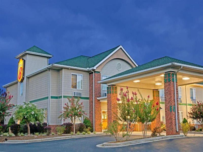 Super 8 By Wyndham Salisbury Hotel Exterior photo