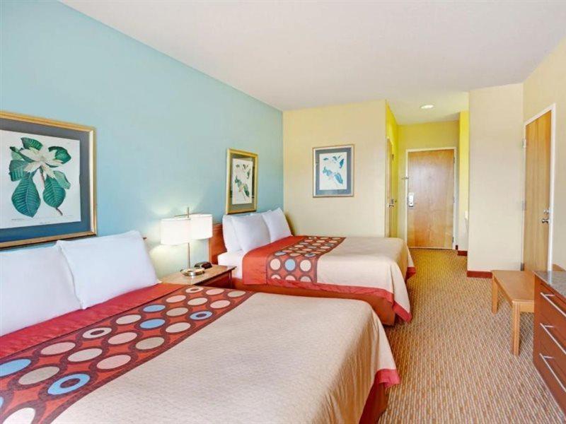 Super 8 By Wyndham Salisbury Hotel Exterior photo