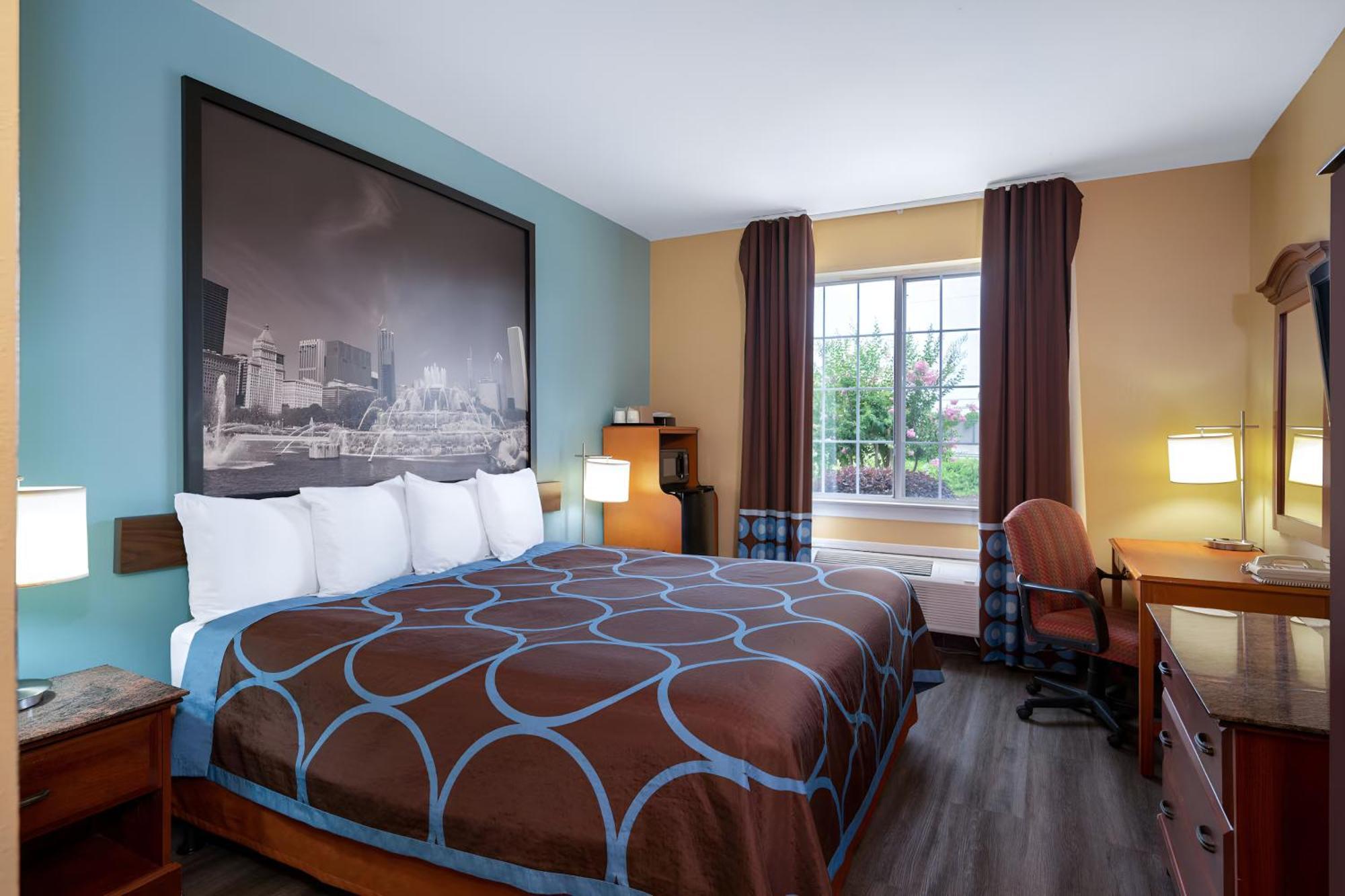 Super 8 By Wyndham Salisbury Hotel Exterior photo